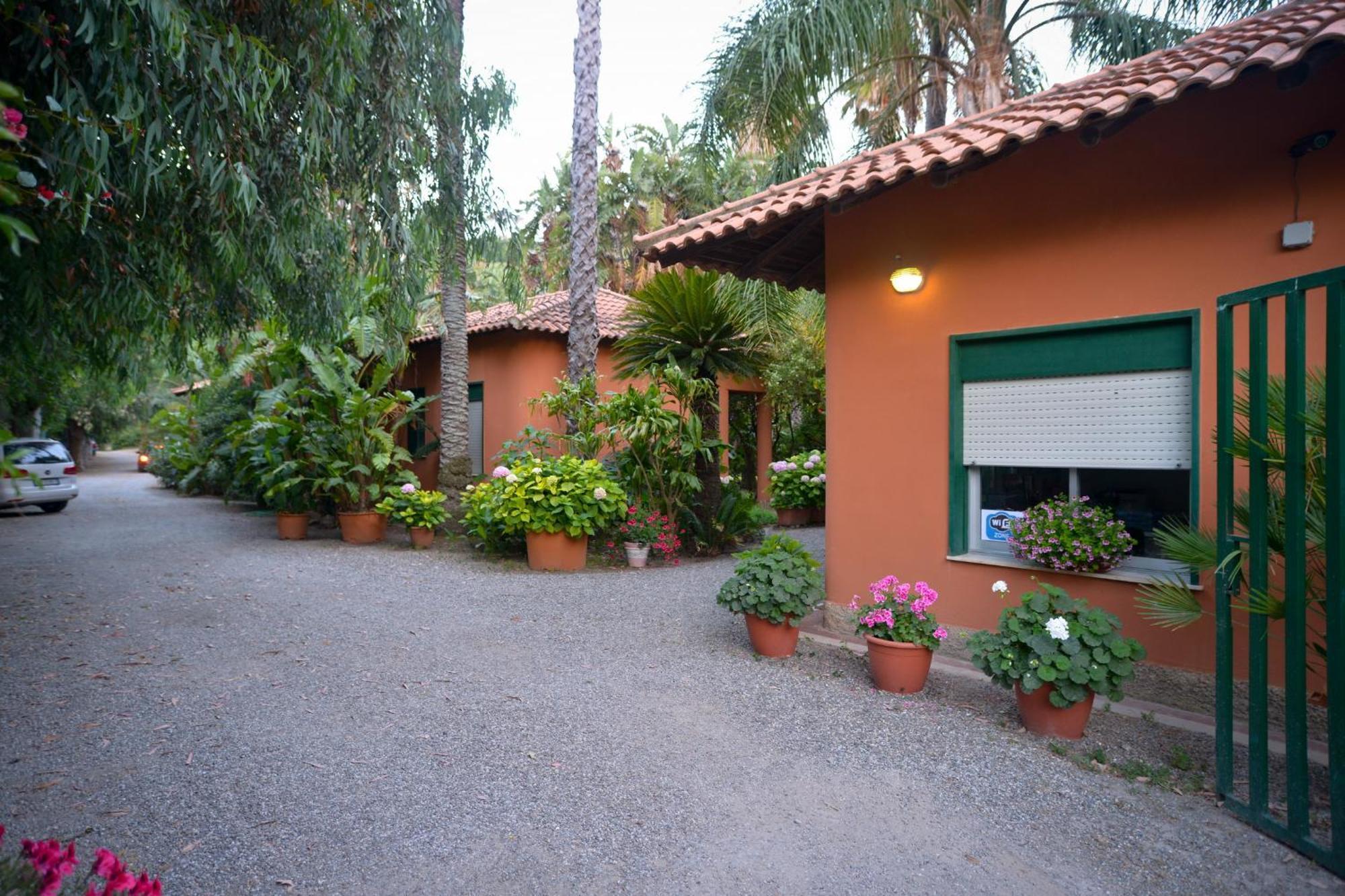 Villa Le Palme Garden à San Giorgio  Extérieur photo